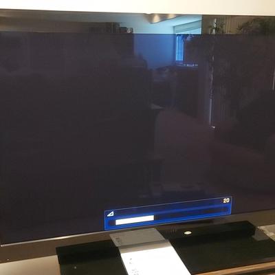 60in PIONEER ELITE PLASMA TELEVISION
