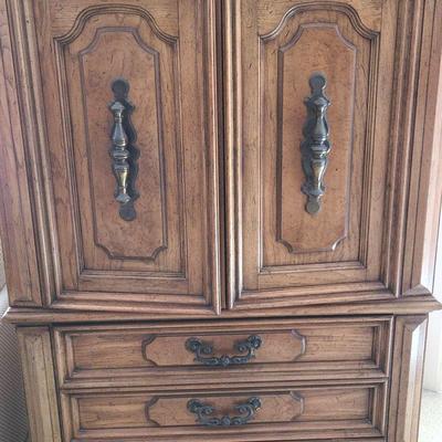 THOMASVILLE CLOTHING ARMOIRE 