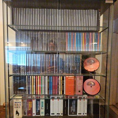 HUGE LOT OF CLASSICAL CD'S IN A GLASS CASE