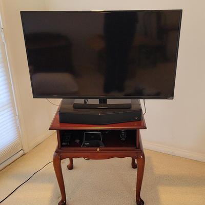 SMALL TV STAND & 40 INCH TV