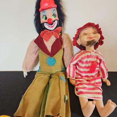 A PAIR OF FUNNY VINTAGE CLOWN DOLLS