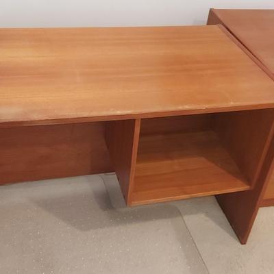 WOOD DESK AND MATCHING 2 DRAWER FILE CABINET