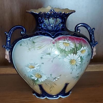 LATE 19TH CENTURY ART NOUVEAU TWO-HANDLED VASE