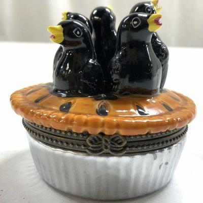 Blackbirds In A Pie Porc Trinket Box
