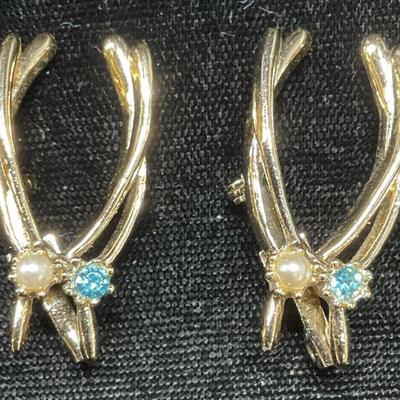 Pr Vtg Gold Tn F Pearl Crystal Wishbone Brooches
