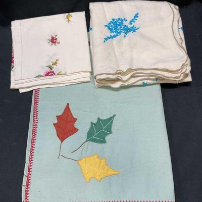 Group Lot Vintage Floral Tablecloths
