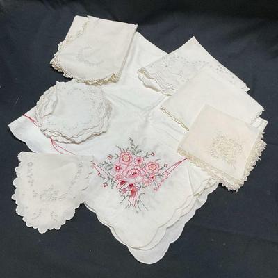 Group Lot Vintage Table Linens
