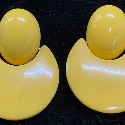Vintage Round Yellow Lucite Earrings

