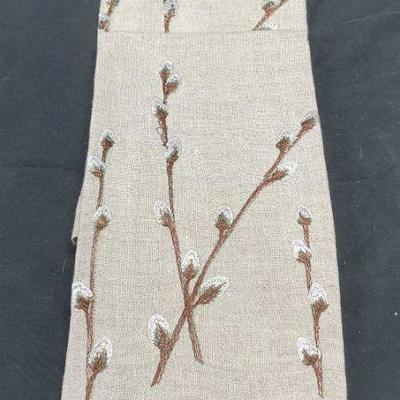 Pair ANALI Embroidered Linen Hand Towels
