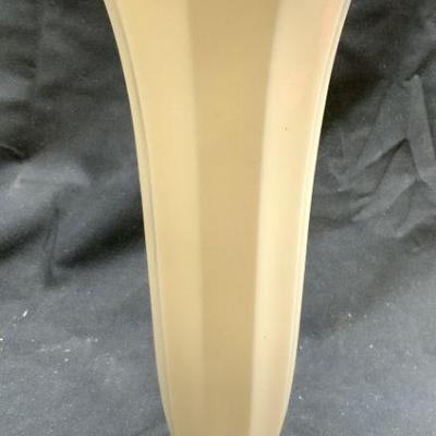 NARUMI GIFT GALLERY Footed Porcelain Vase
