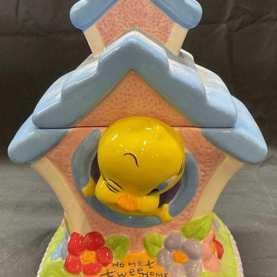 Gibson Looney Tunes Tweety Birdhouse Cookie Jar
