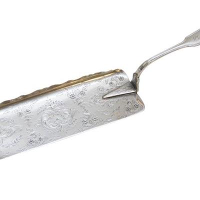 CHARLESTON CARRINGTON COIN SILVER ORNATE CRUMBER