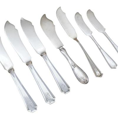 7 ANTIQUE AMERICAN STERLING FISH & BUTTER KNIVES