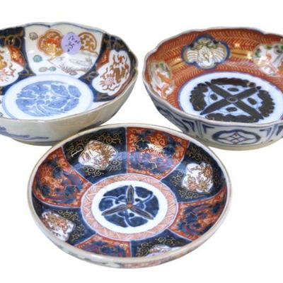 3 ANTIQUE JAPANESE IMARI BOWLS