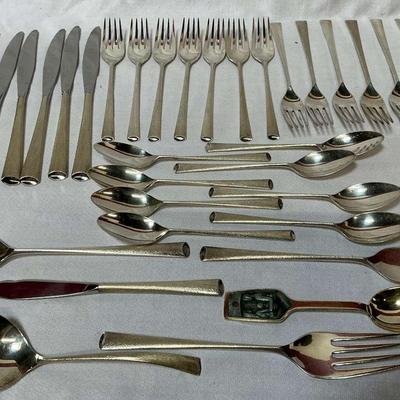 Wallace Sterling Silver 35pc Royal Satin 