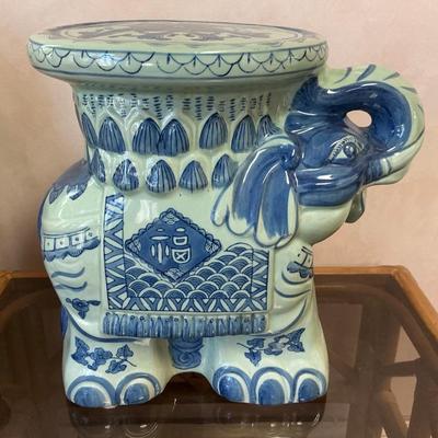 Chinese Blue & White Porcelain Elephant Table