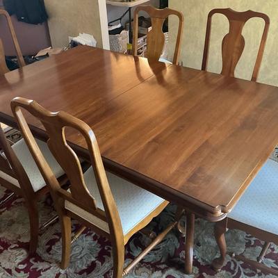 Pennsylvania House Table And 6 Chairs 