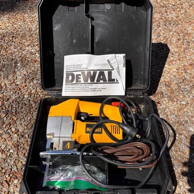Lot 218: Dewalt Variable Speed Orbital Jig Saw