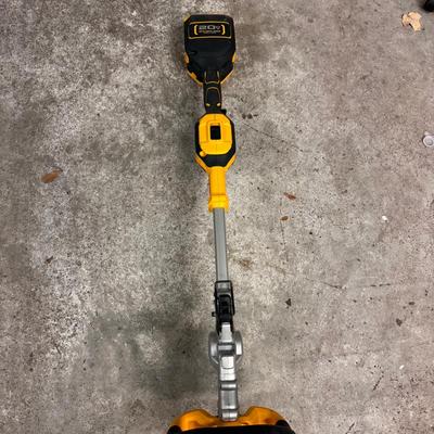 Lot 274: Dewalt Battery Operated Trimmer DCST922