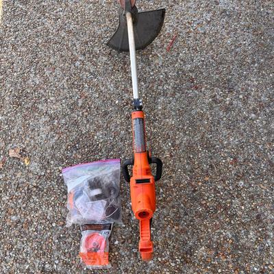 Lot 207: Black And Decker Electric Trimmer