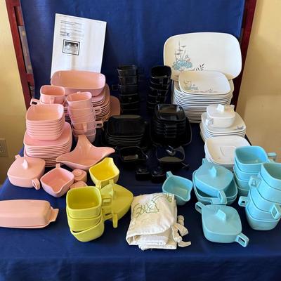 Lot 400: Melamime Dinnerware