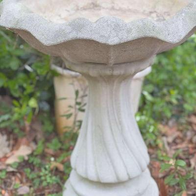 Lot 180: Concrete Birdbath