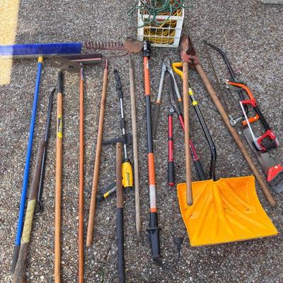Lot 202: Miscellaneous Garage Tools