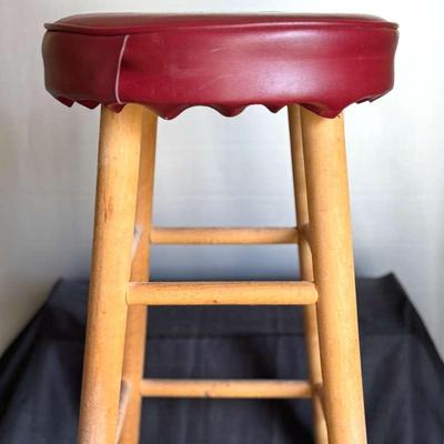 Lot 185: 25” Stool