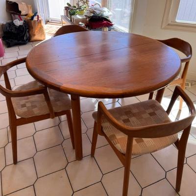 Table has a butterfly leaf. 