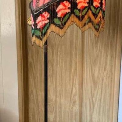 Sh052 victorian floor lamp with beaded shade
