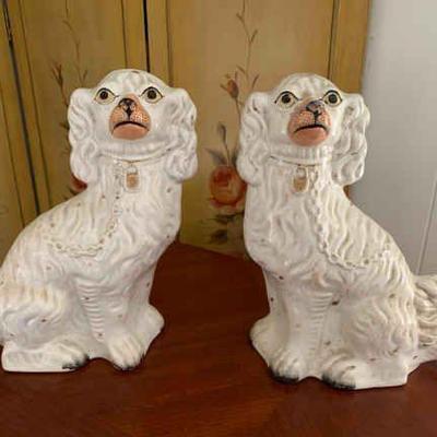 Sh040 pair of antique staffordshire spaniels