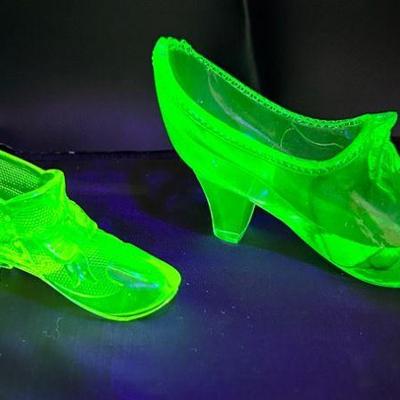 Sh042v antique uranium glass shoes lot 2
