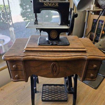 Sh047 children s singer sewing machine play set