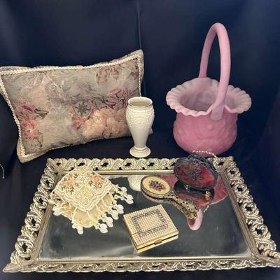 Sh037 vintage vanity decor