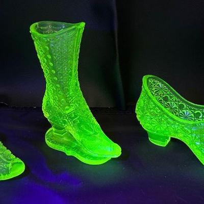 Sh039v antique uranium glass shoes lot 1