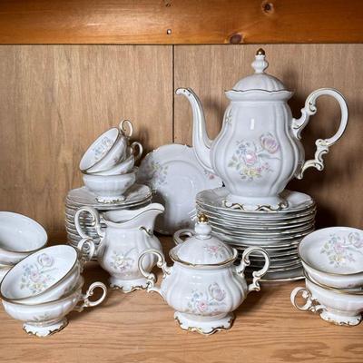 Hutschenreuther Sylvia Porcelain Dishes | Mixed Hutschenreuther Sylvia chinaware tea service with floral pattern and gilt highlights,...