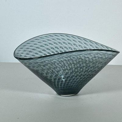 KOSTA BODA GORAN WARFF SIGNED BOWL | Decorative art glass bowl signed on bottom “Kosta Boda / G Warff. - h. 5.5 x w. 7.75 x l. 11 in