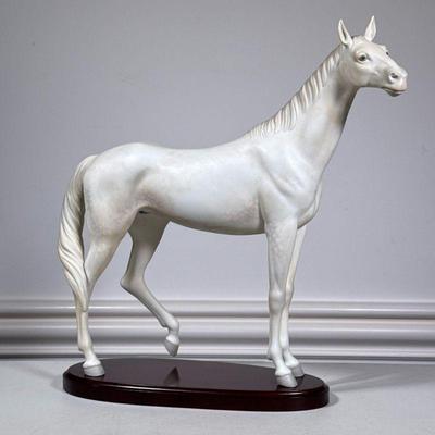 LARGE LLADRO PORCELAIN HORSE | White mare, marked and numbered 73, mounted on a wood base. - h. 15 x l. 15 x d. 5 in

