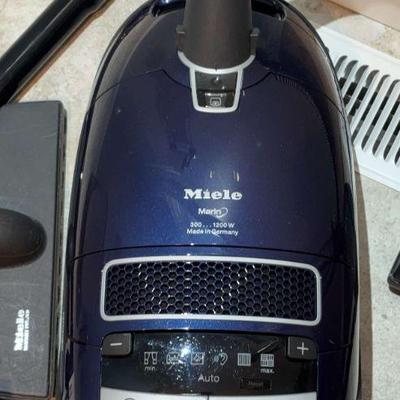 Miele marin canister vacuum