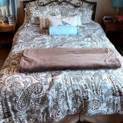 Posturepedic crown jewel" bed & linens
