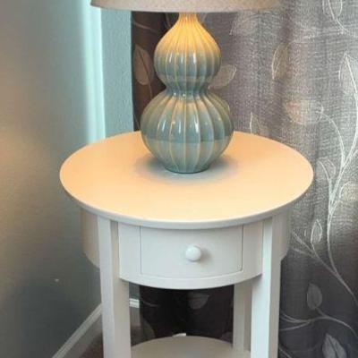 Pair of pottery barn julia” bedside tables with lamps
