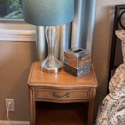 Pair of drexel side tables accent lamps