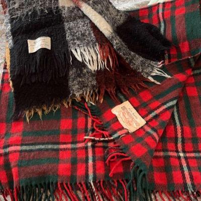 Rosewood all wool" travel rug & baymart blanket