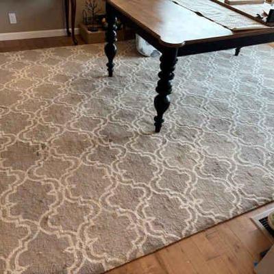 Wool tufted scroll tile rug