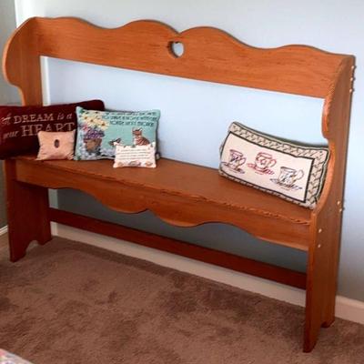 Pine wooden heart” bench with pillows