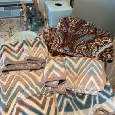 Bathroom decor accessories