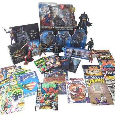 DC Batman and Superman / Action Figures / Book / Movies / Comic Books