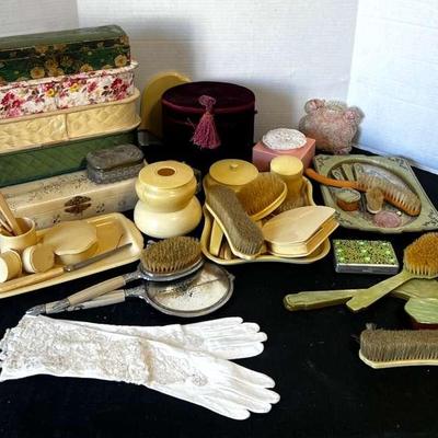 Vintage & Victorian Vanity Pieces