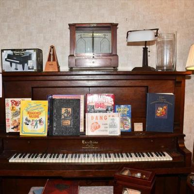 0484 family room
