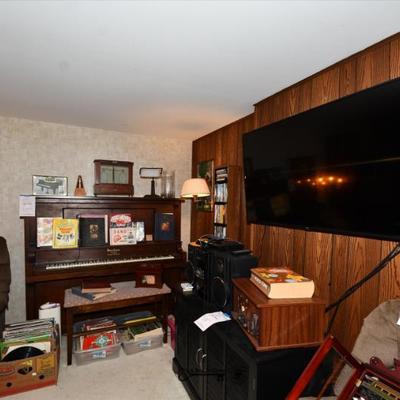 0465 family room